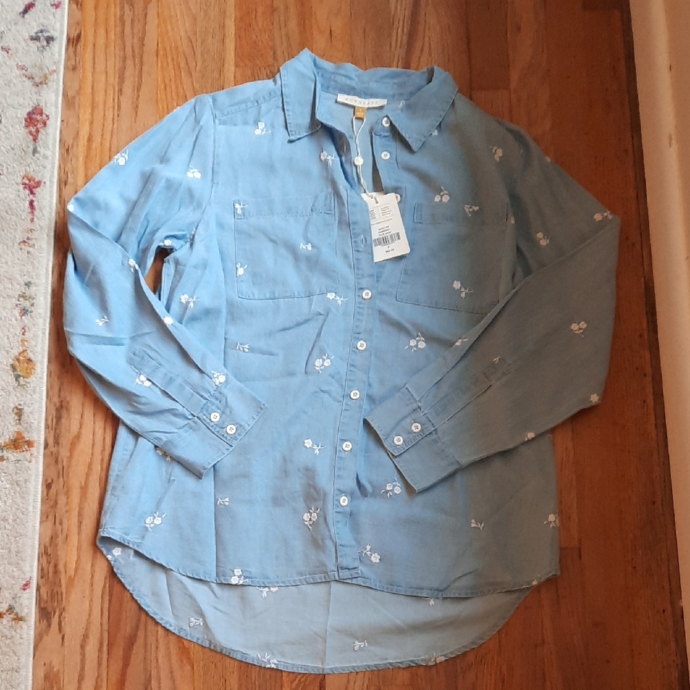 NWT DownEast Chambray Floral Embroidered Popover Top Small